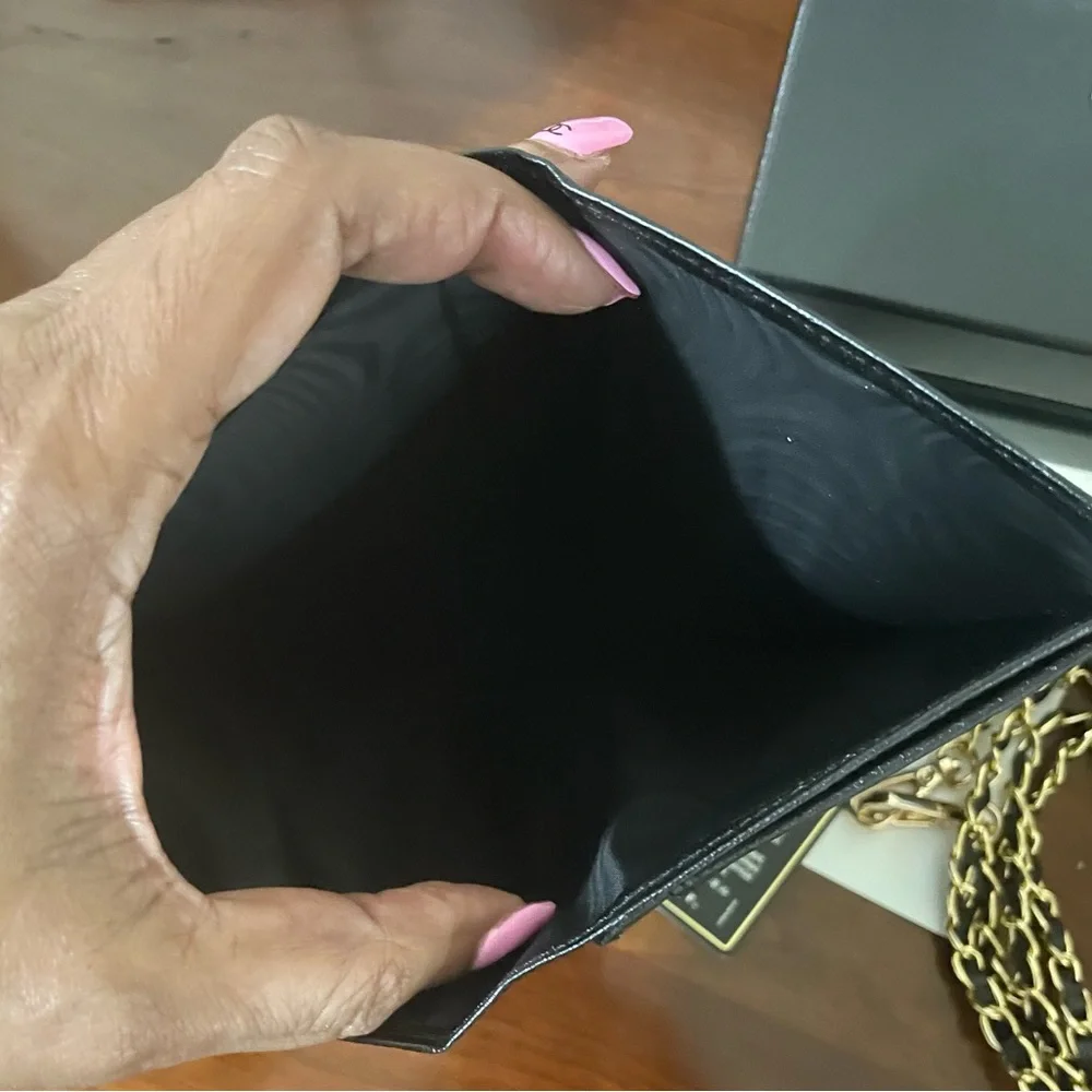 CHANEL Calfskin wallet NWOT w/ COA and box! 🌟💫 - Picture 10 of 17